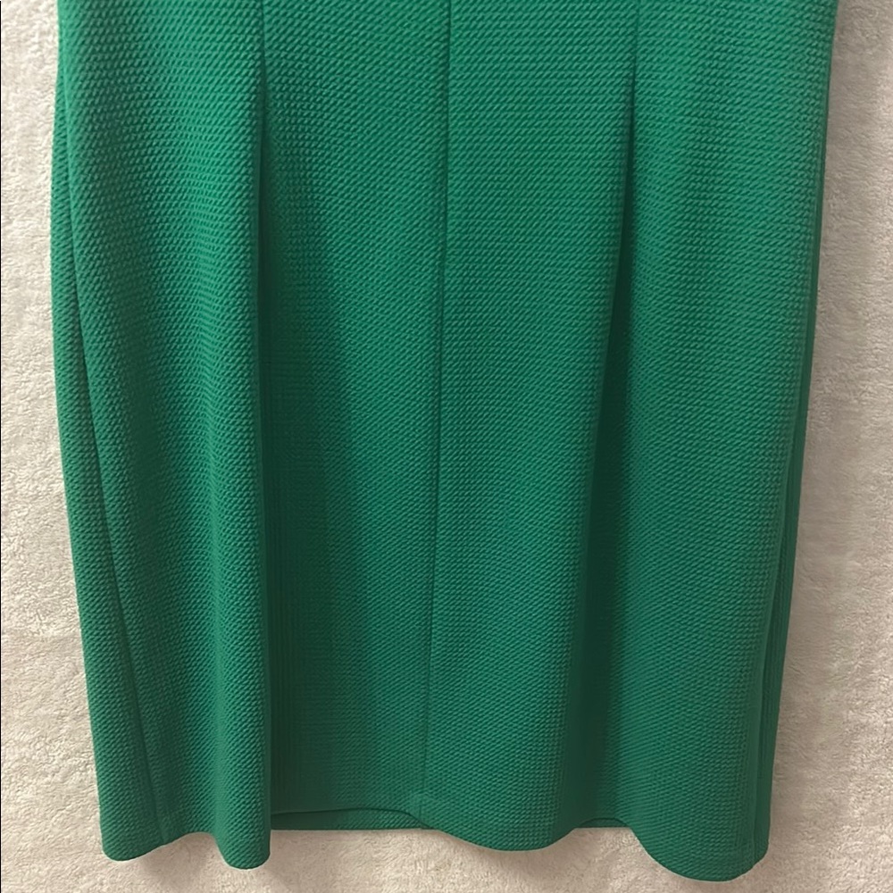 Elle Green & White Sheath Dress with Plunge Neckline - Picture 12 of 16